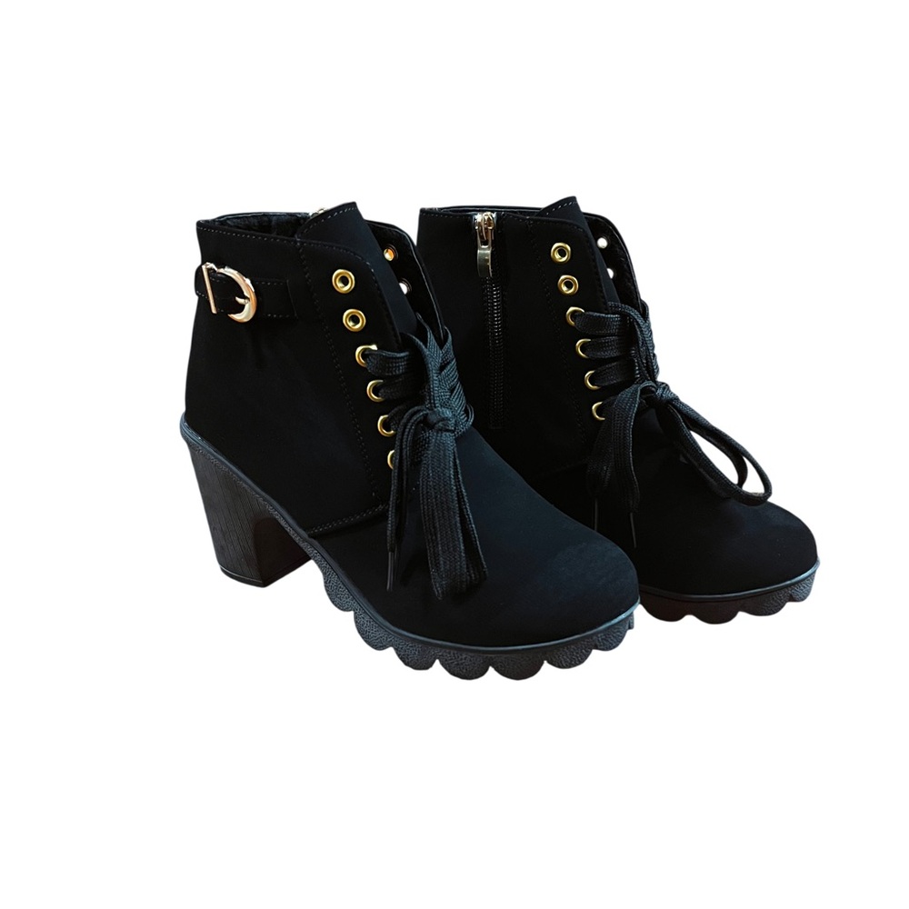 Equity Estate heeled ankle boots 🖤✨